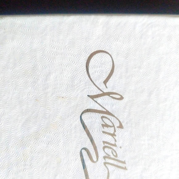 Bridal set by Marielle. Includes comb, earrings and bracelet. - Picture 2 of 7